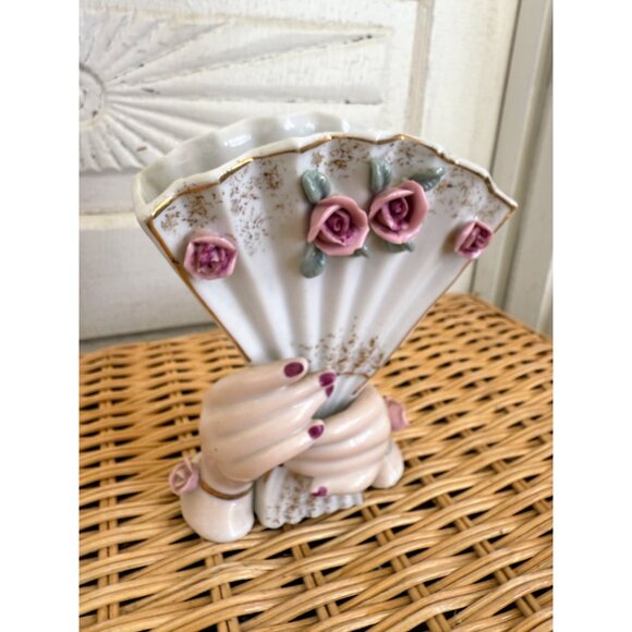 Vintage 50's Lefton Porcelain Hands Holding Fan Vase Roses Cottage Core - Picture 2 of 10